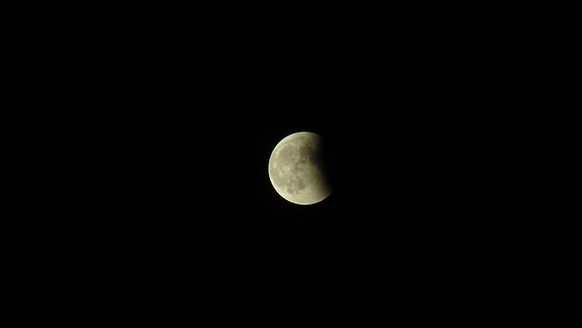 BELFORT: 15 juin 2011 Eclipse totale de la lune.