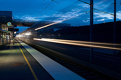 MEROUX: Gare Belfort-Montbéliard TGV: Passage d'un TGV 04.