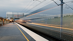 MEROUX: Gare Belfort-Montbéliard TGV: Passage d'un TGV 02.