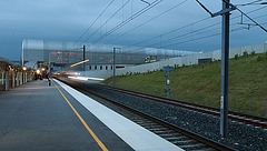 MEROUX: Gare Belfort-Montbéliard TGV: Passage d'un TGV 01.