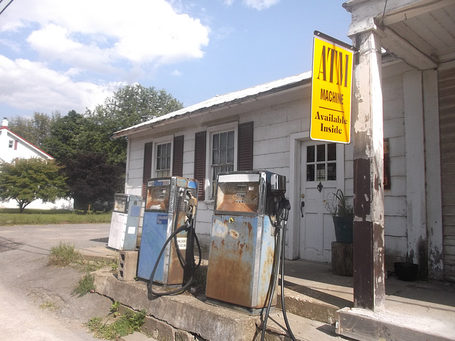Country store & Vintage Texaco gas station.