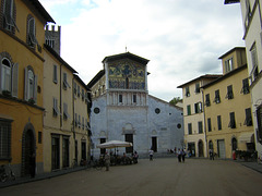 Heading into Lucca