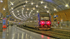 MONACO: Départ d'un TER pour Saint-Raphaël. (HDR).