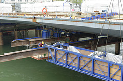BESANCON: Travaux de Tram:  pont Battant 2013.04.21.01