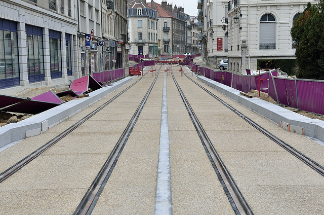 BESANCON: Travaux du tram: Avenue Carnot 2013.04.21.03