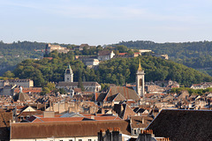 BESANCON: La Citadelle, les toits de Besançon.