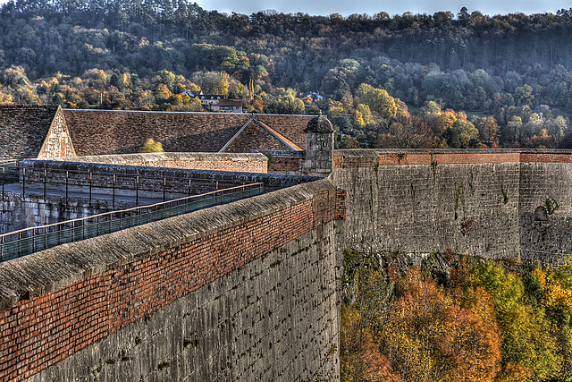 BESANCON: Citadelle de Besançon: Couleur d'automne.