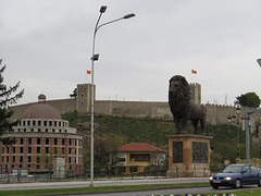 Skopje, Pont Golce Delchev : lion 2