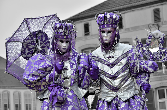 REMIREMONT: Carnaval vénitien ( Couleurs / Noir et blanc ).