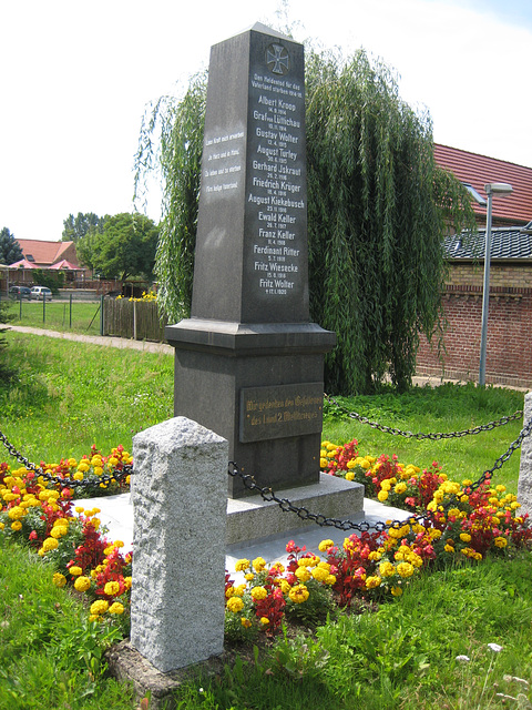 Denkmal Weltkriege/2 - Stücken
