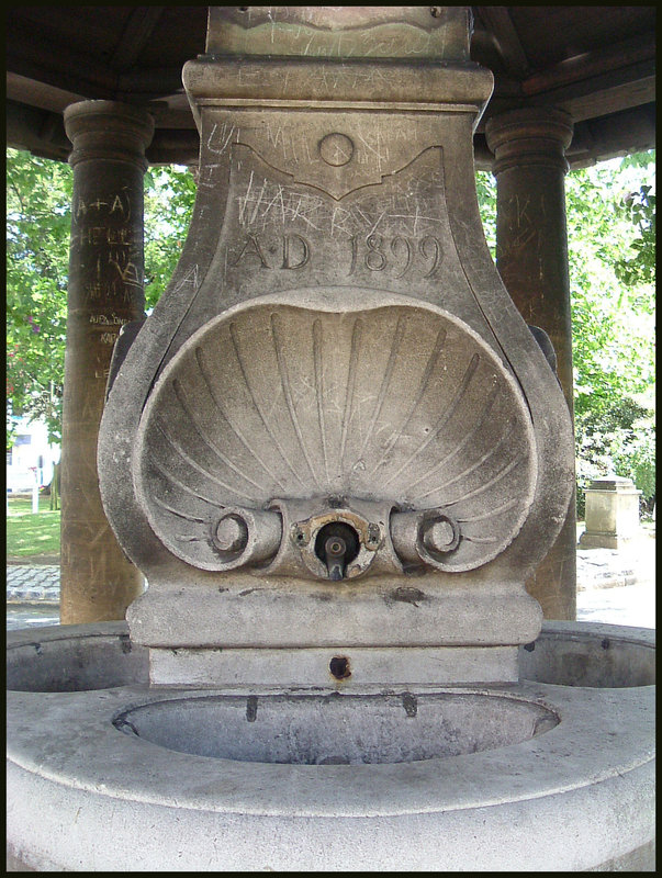 1899 drinking fountain
