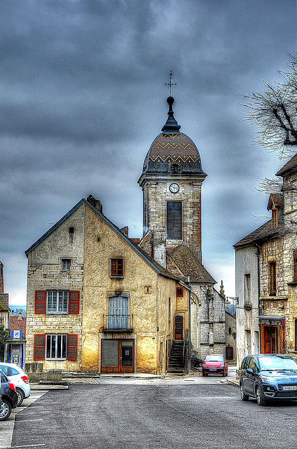 PESMES: Le clocher de l'église Saint-Hilaire ( HDR ).