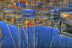 FREJUS: Reflet de bateaux dans le port de Port-Fréjus.