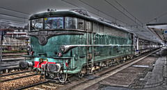 BESANCON: Dimanche 28 juin 2009, départ la locomotive 25236 pour Lyon.