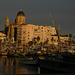 SAINT-RAPHAEL: Couché se soleil sur le port et la Basilique.