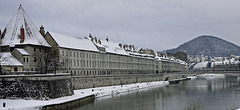 BESANCON: le quai Vauban sous la neige.