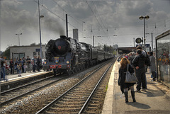 BESANCON: Passage de la locomotive 241P17 à Besançon.