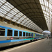 Nice: Gare SNCF avec l'attente de départ d'unTéoz en direction de Bordeaux.