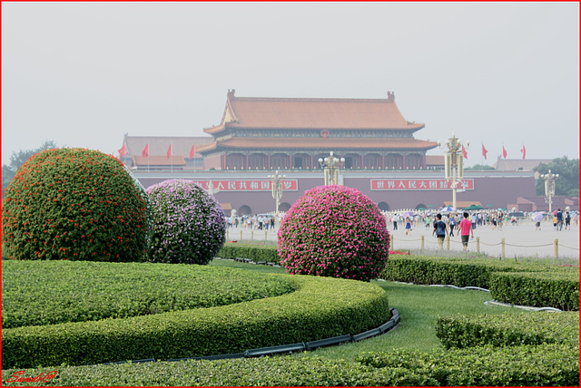 Place Tian'anmen coté jardin Place Tian'anmen coté jardin