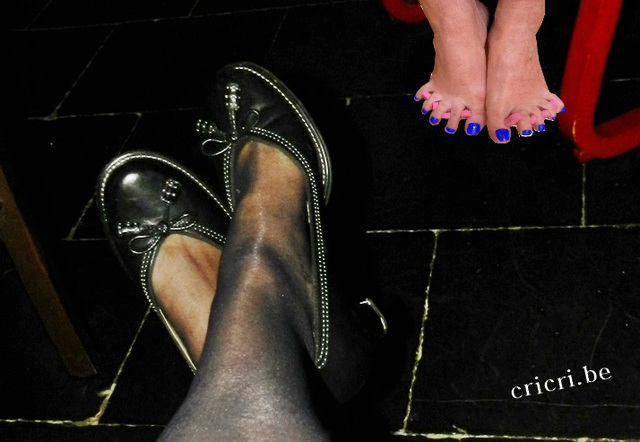 Il est froid ton carrelage Cricri !!!  High heels & feet strange dream.....