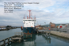 Arco Dee unloading at North Quay, Newhaven, East Sussex - 10.11.2011