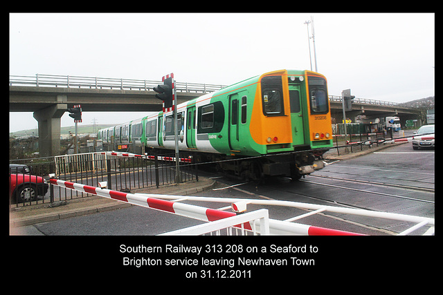 Southern 313 208 leaving Newhaven Town station on 31.12.2011