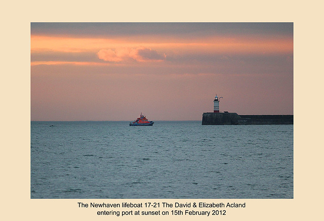 Newhaven lifeboat returns home as the sun sets - 15.2.2012