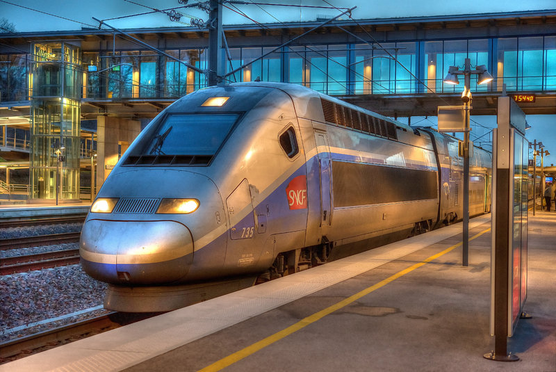 Auxons-Dessous: Gare Besançon Franche-Comté TGV: Départ du TGV 6388 pour Marseille St Charles 02.