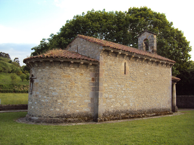 Iglesia de San Miguel de Dueñas (01)