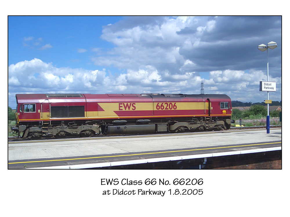 EWS class 66 no 66206 at Didcot Parkway 1 8 05