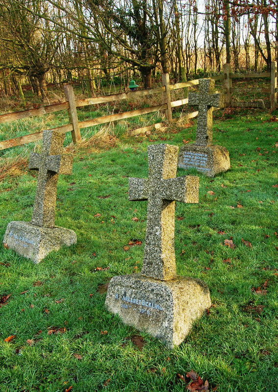 Frostenden Churchyard. Hickling Memorial (12)