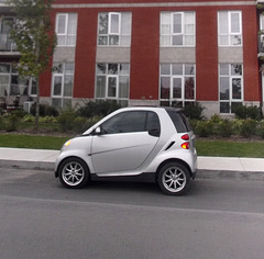 Smartly parked / Smart en vue  - Recadrage