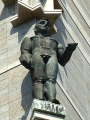 Halle (Saale) 2013 – Statue on the Rathaus