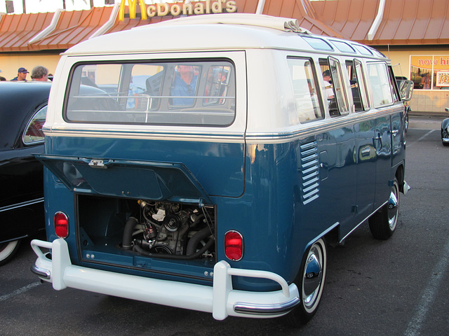 1964 Volkswagen 21 Window Deluxe Microbus