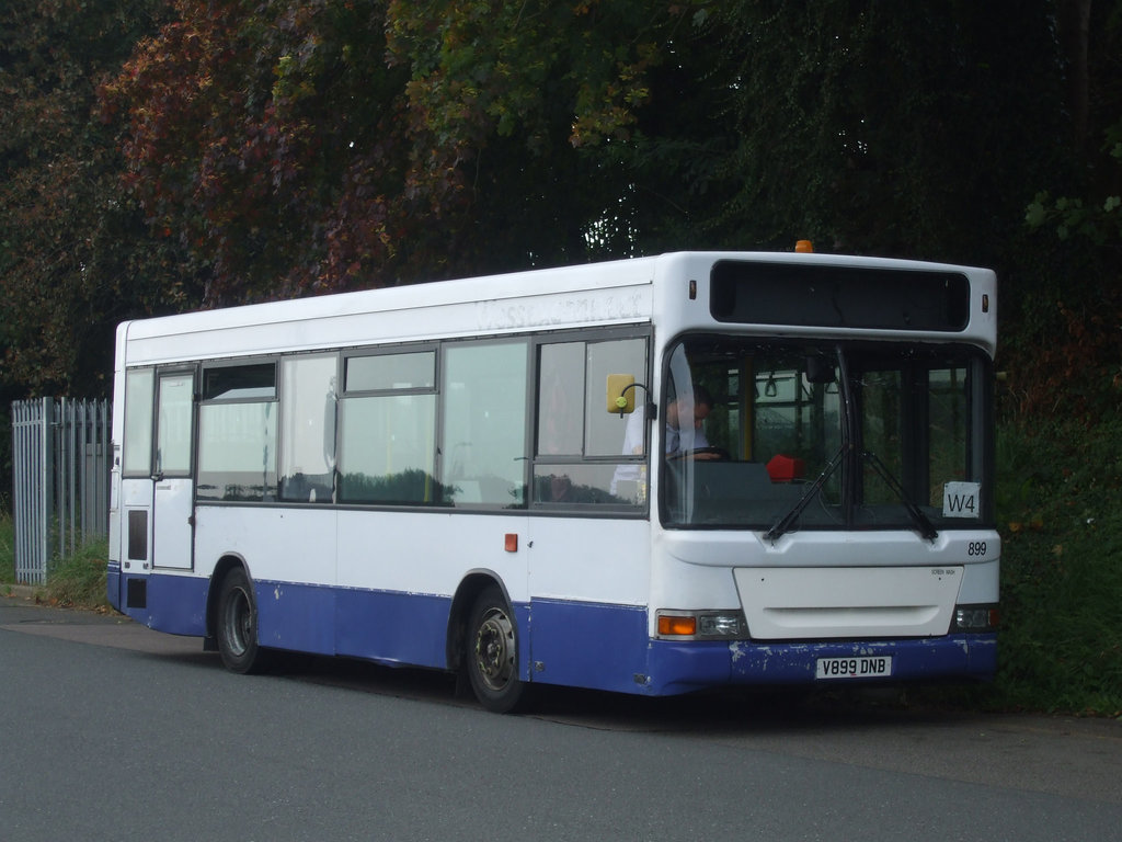 DSCF5971 Meridian Bus V899 DNB in Wellingborough - 18 Sep 2014