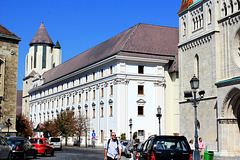 Dreifaltigkeitsplatz neben der Matthiaskirche