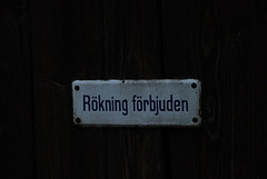 "Smoking Forbidden"