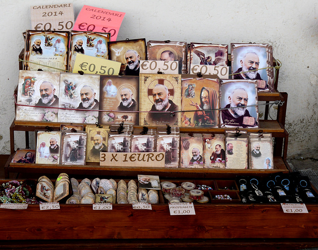Monte Sant'Angelo- Padre Pio Stuff