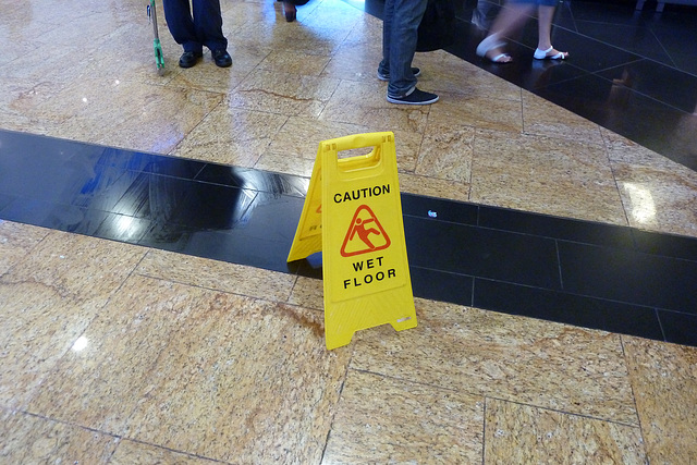 Dubai 2012 – Wet floor