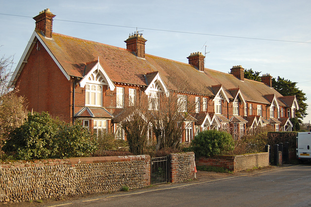 The Terrace and garden walls. The Street. Walberswick. Suffolk (9)