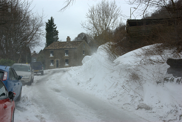 Hurst Road, Glossop in the morning