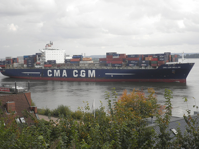 Containerschiff  CMA CGM  BELLINI