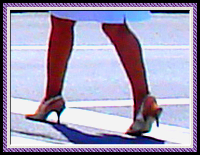 RBC Mature Lady on heels / Dame mature RBC en talons hauts - Cadre farfelu
