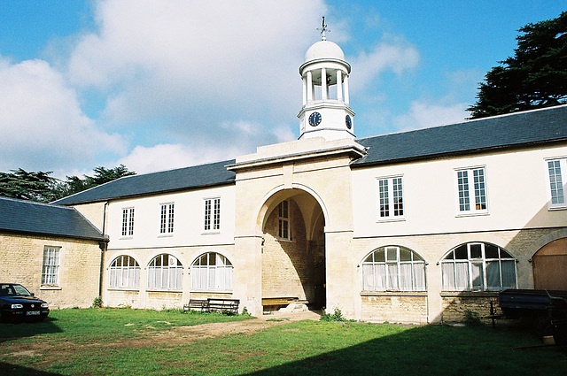 Laxton Hall Stables, Northamptonshire