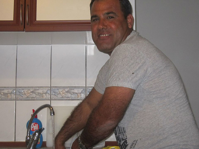 Dogan doing the washing up - a new man