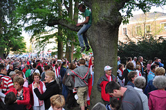 Leidens Ontzet 2011 – Climbing out of the tree