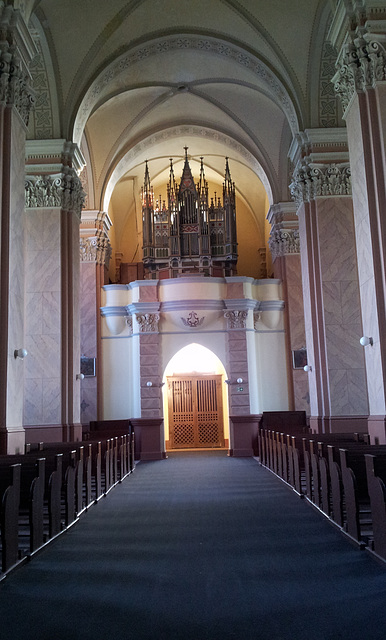 the organ was not used, but looked very nice