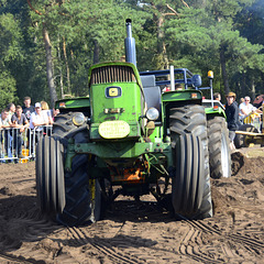 Oldtimerfestival Ravels 2013 – Rearing tractor
