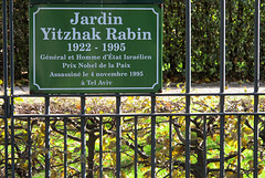 Dans le Parc de Bercy (en descendant vers le jardin Itzchak Rabin) (Paris 12e, France)