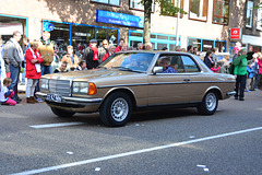 Leidens Ontzet 2013 – Parade – 1982 Mercedes-Benz 280 CE